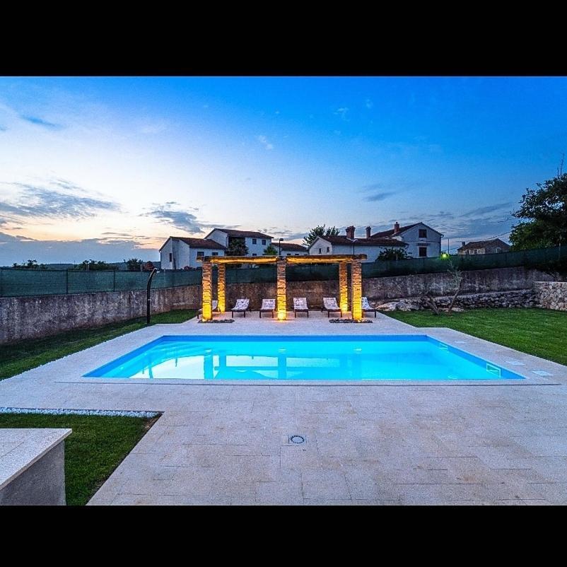 Villa Campiello Heated Pool 비르브닉 외부 사진